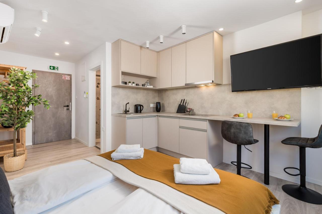 Apartments Penkala Rijeka Exterior photo